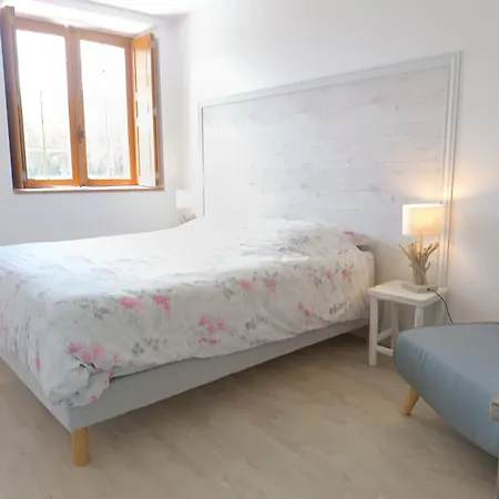 Aux Petits Bonheurs Avec Salle De Jeux *