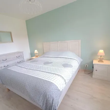 Aux Petits Bonheurs Avec Salle De Jeux Ferienhaus