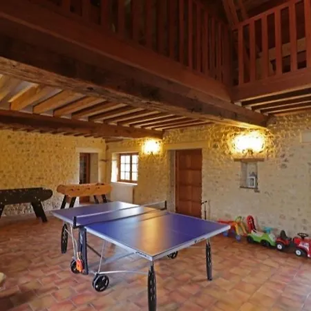 Dom wakacyjny Aux Petits Bonheurs Avec Salle De Jeux Coulimer