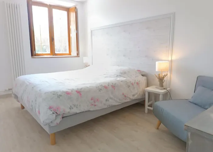 Aux Petits Bonheurs Avec Salle De Jeux *