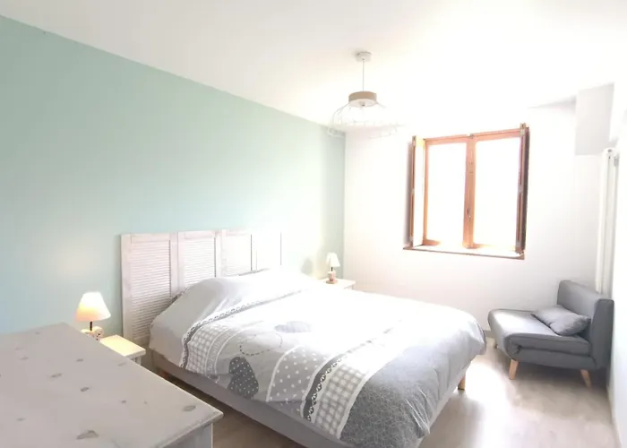 Aux Petits Bonheurs Avec Salle De Jeux Hébergement de vacances Coulimer